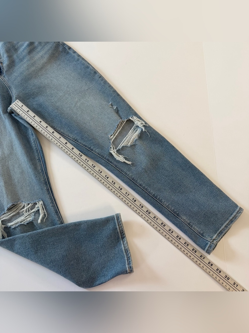 American Eagle Jeans Womens 4 Curvy Mom Fit Distressed Stretch - Picture 5 of 8